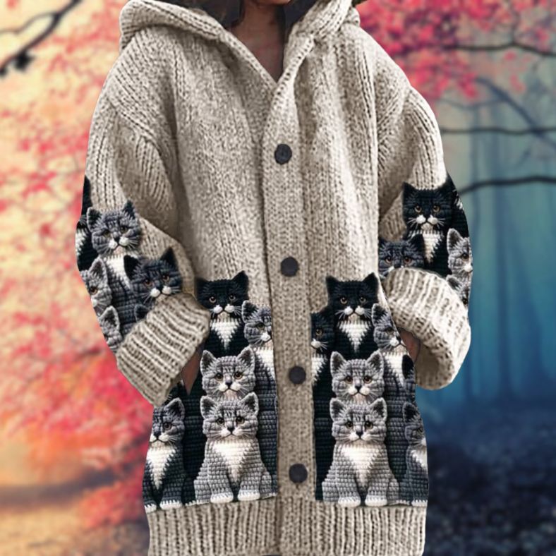 Annelie™ | Warmer women's sweater with buttons and hood.