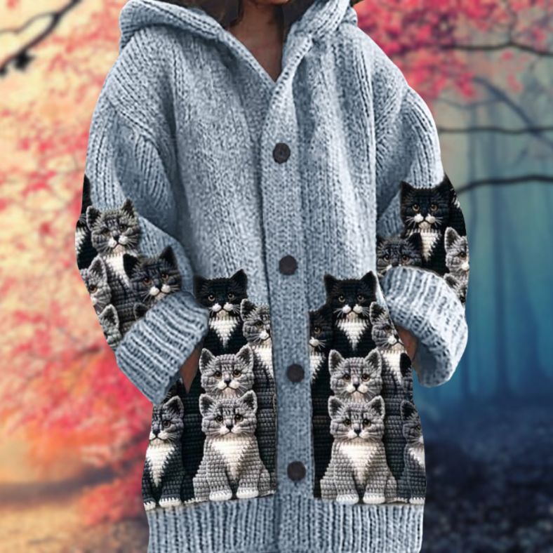 Annelie™ | Warmer women's sweater with buttons and hood.