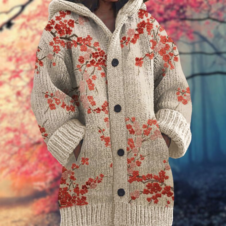 Annelie™ | Warmer women's sweater with buttons and hood.