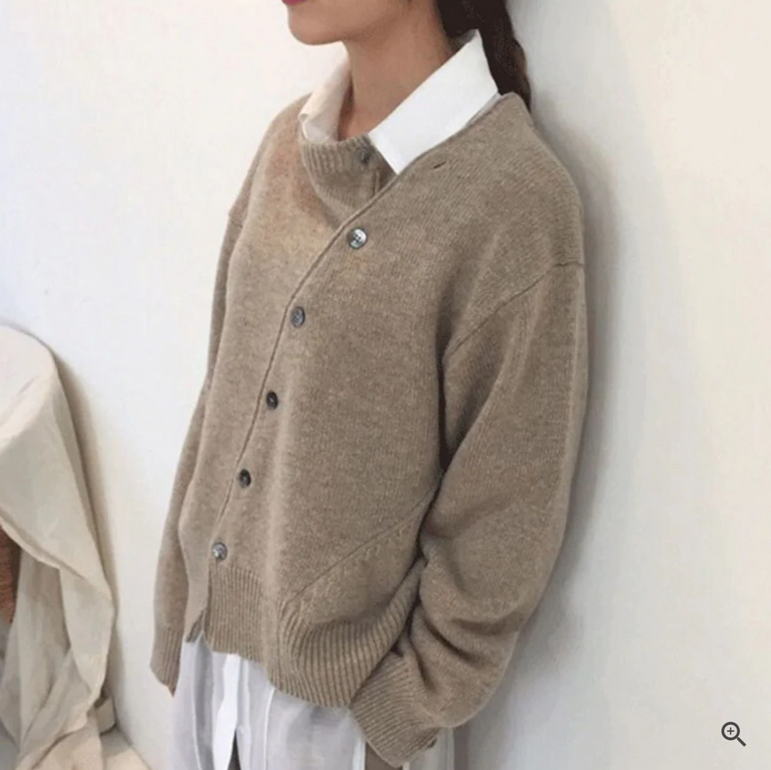 Serena - Cozy cashmere cardigan with playful buttons