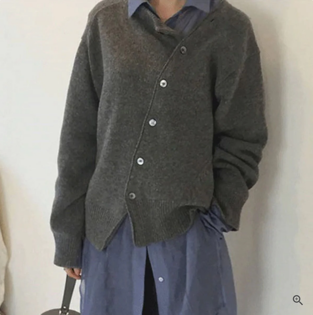 Serena - Cozy cashmere cardigan with playful buttons