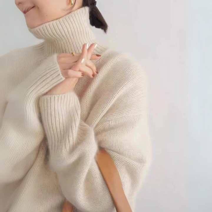 CASHMERE SWEATER WITH ROUNDED NECKLINE IN AMATO LINE