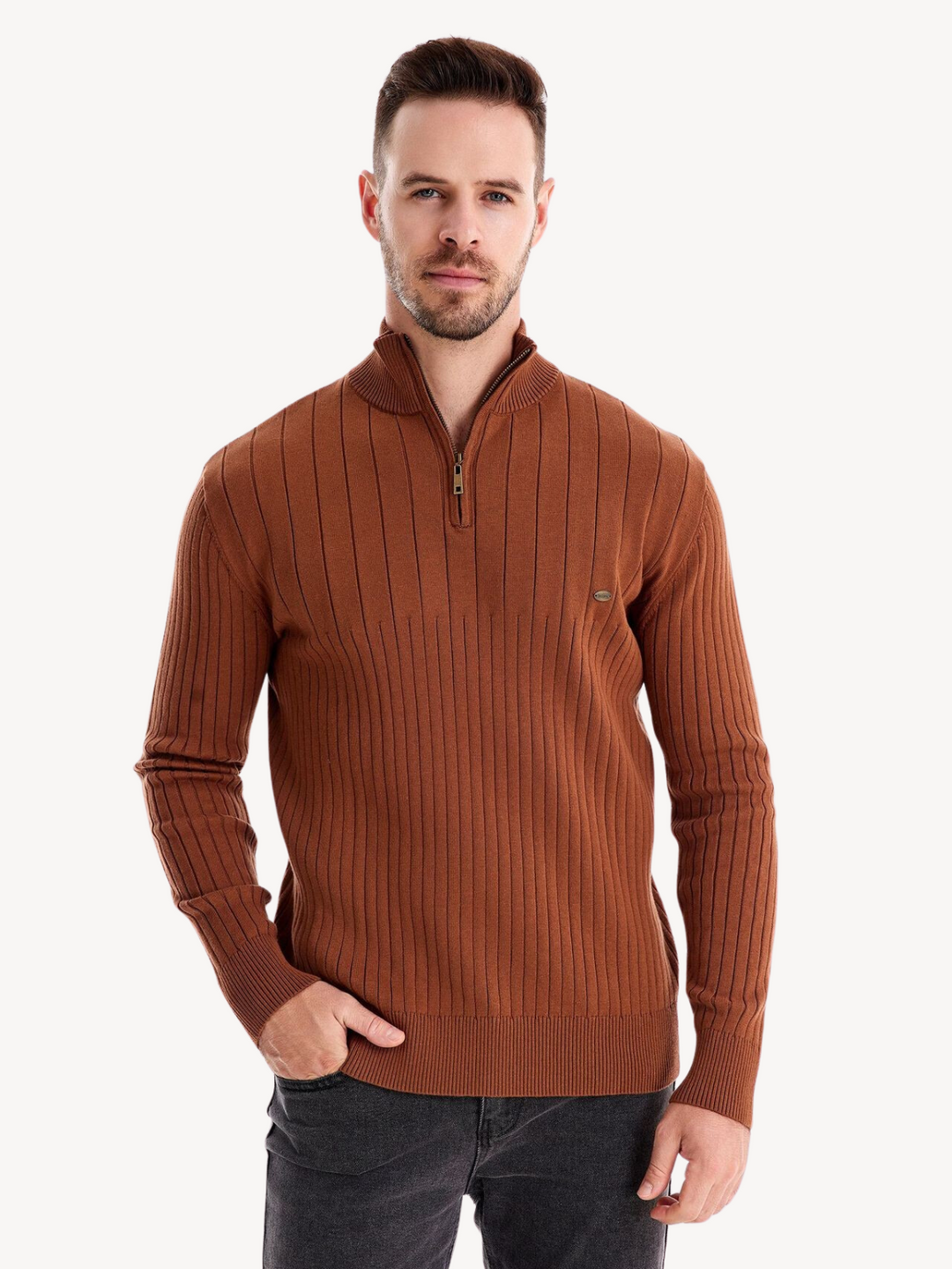 LEONE - QUARTER ZIP SWEATER