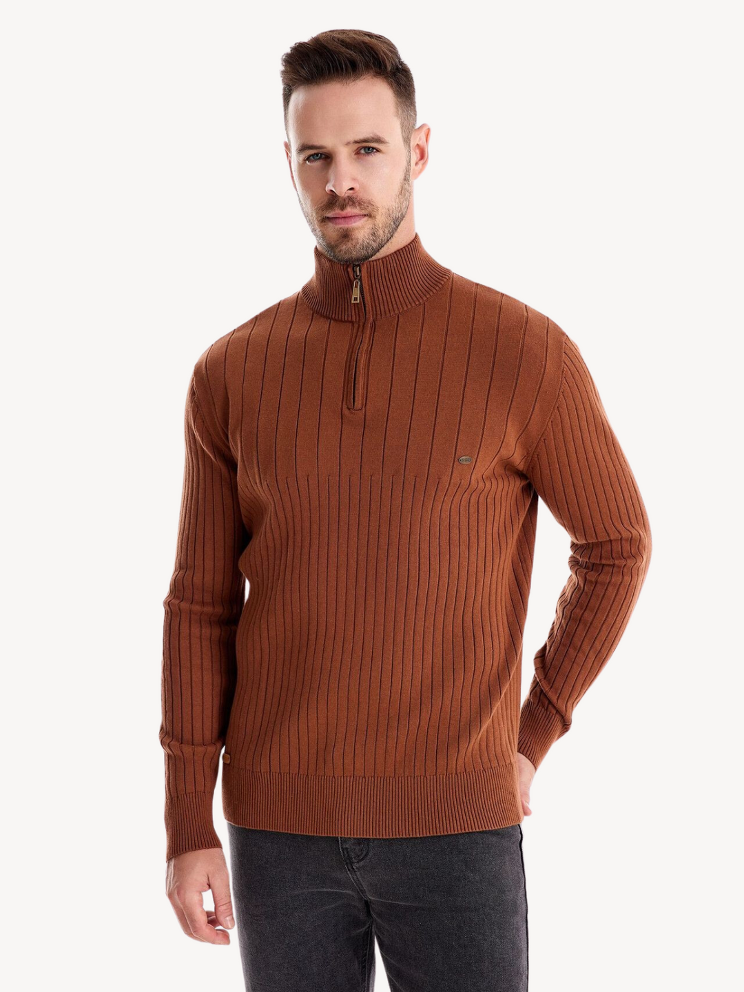 LEONE - QUARTER ZIP SWEATER