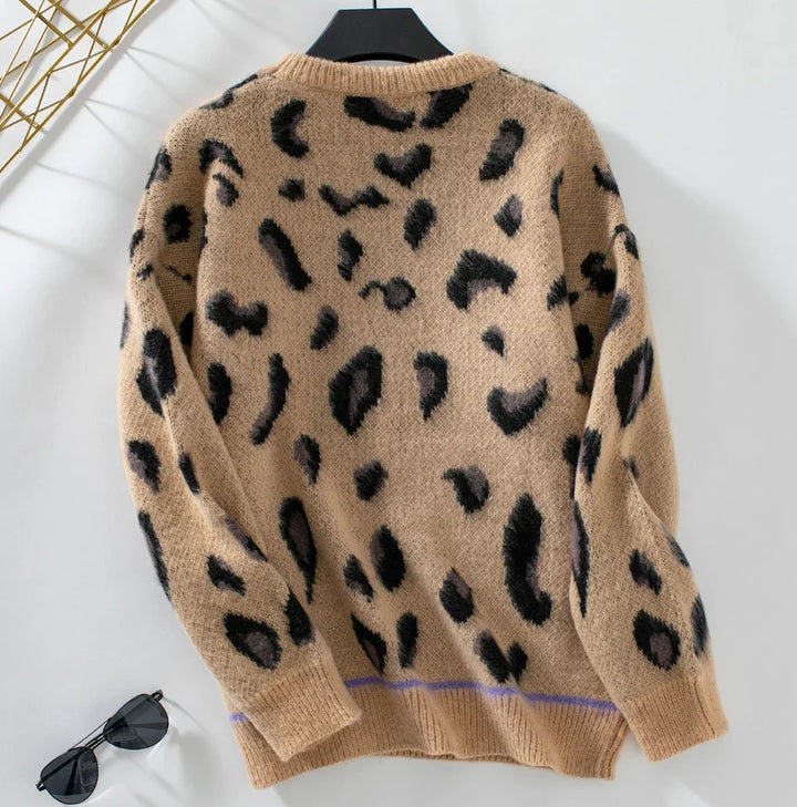 Le Clair™ | Jacquard Wool Sweater with Leopard Print